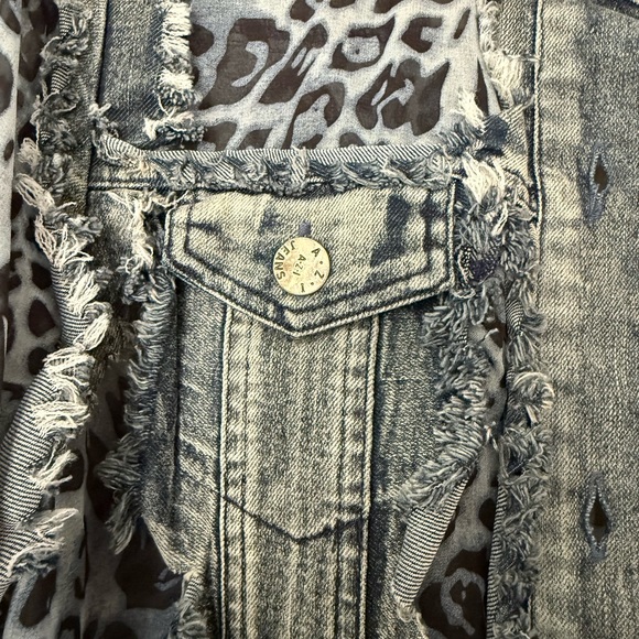 Jacket - Picture 9 of 9